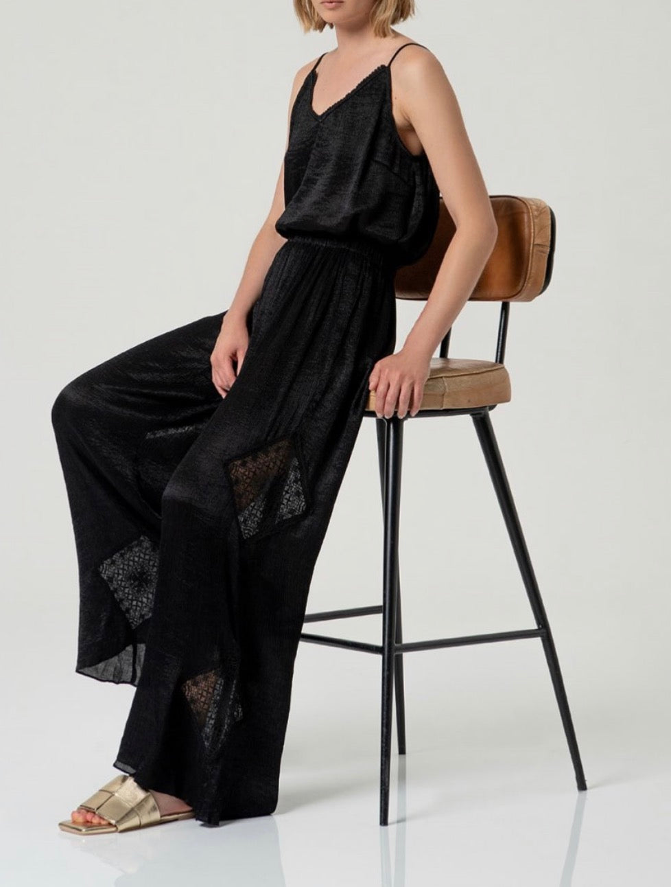 Pantaloni larghi con dettagli in crochet Surkana