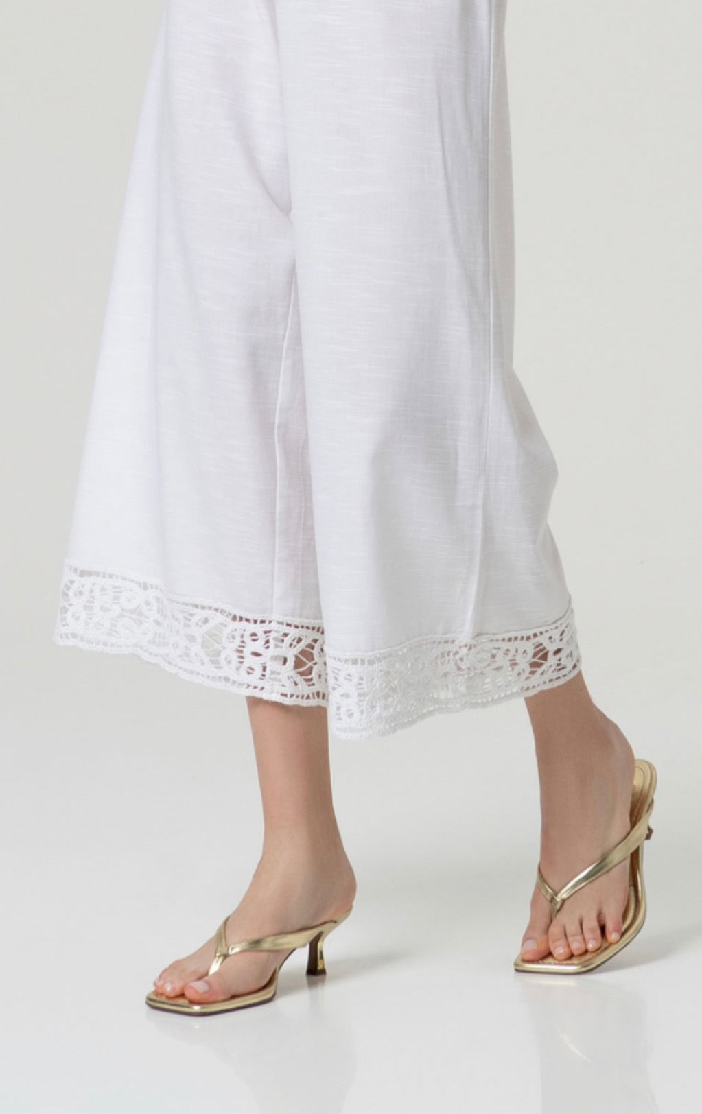 Pantaloni a gamba larga con ricamo zampa Surkana