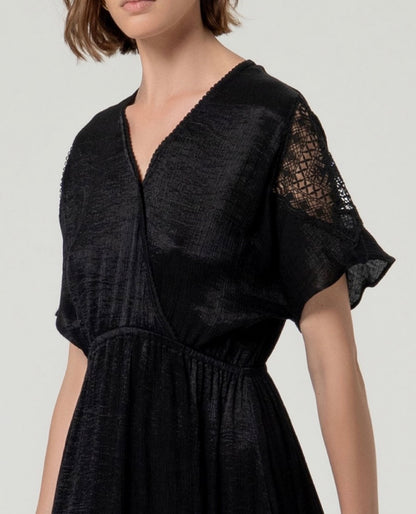 Vestito lungo con scollo incrociato Surkana