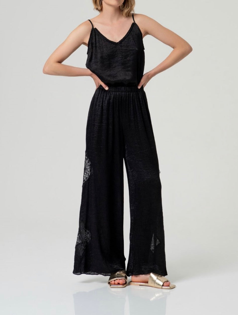 Pantaloni larghi con dettagli in crochet Surkana